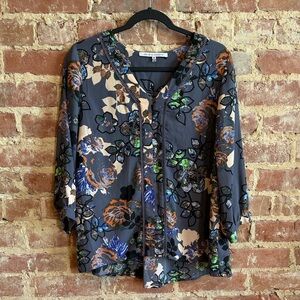 Floral Women’s top size M